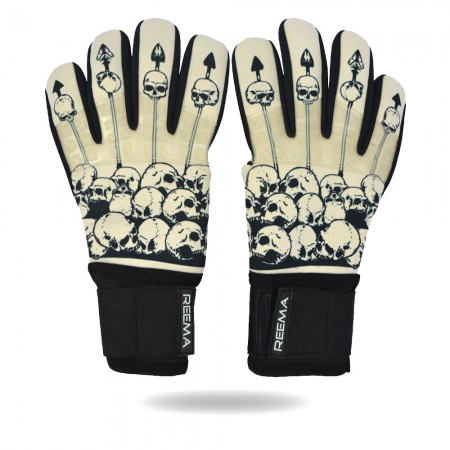 Striker Grip | Skin black keeping with best  glove for training